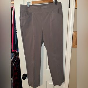 Chicos pull on ankle pants. 
Size 2.5  27” inseam.